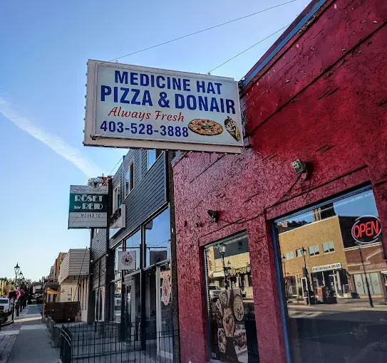 Best pizza restaurant in Medicine Hat, AB